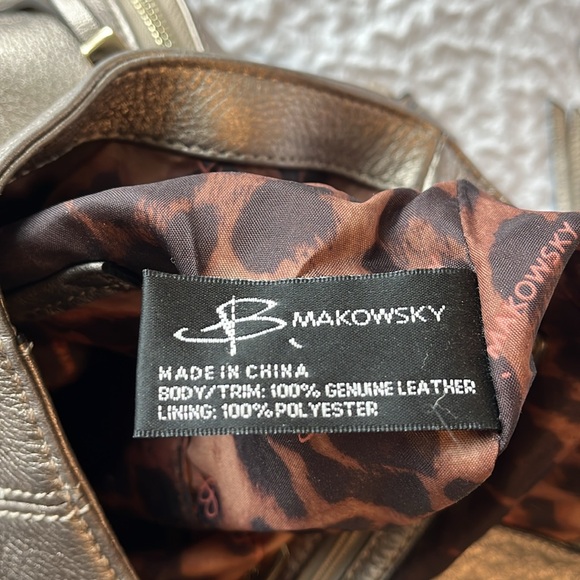 B Makowsky metallic,leather handbag.Goldtone hardware.Gently used - Picture 5 of 5